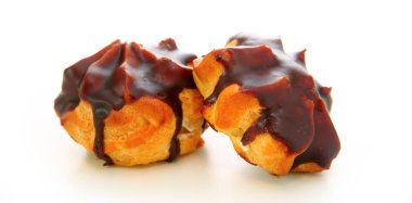 Eklerleri çikolata ile .