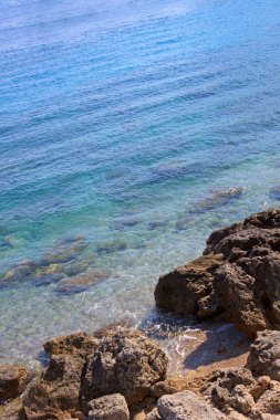 Akdeniz'in mavi su.