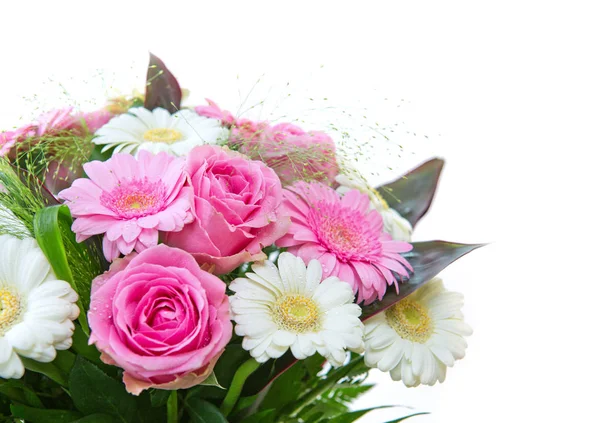 Bukiet róż i gerbera kwiaty na białym tle. Z bliska. — Zdjęcie stockowe