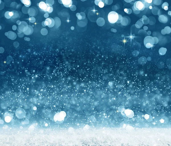 Fondo de Navidad con luces brillantes y nieve . — Foto de Stock