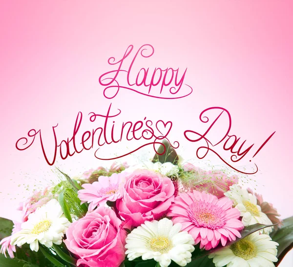 Ramillete de rosas y flores de gerbera.Tarjeta San Valentín — Foto de Stock