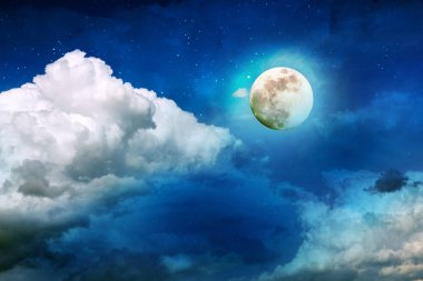 Dolunay ve yıldızlı gece gökyüzü. Doğa soyut bir arkaplan..