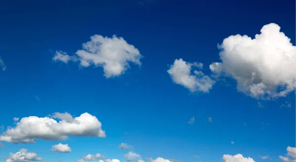 White clouds and blue sky background . Nature background. — Stock Photo, Image
