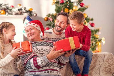 İle yeni yıl tebrik etmek istiyorum