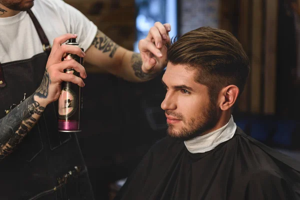 Specialist finishing work with hair — Stock Photo, Image