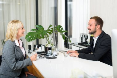 Üst düzey Bayan kozmetik güzellik salonu içinde satın alma