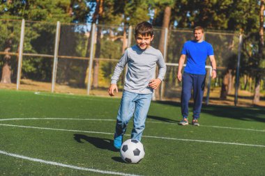 Ben babamla futbol oynamak gibi