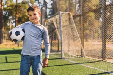 Ben futbol oynamak gibi