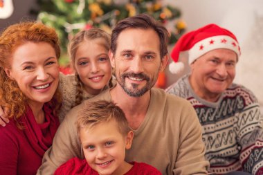 Yeni yıl kutlama zevk mutlu akrabaları