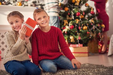 Biz yeni yıl hediye gibi