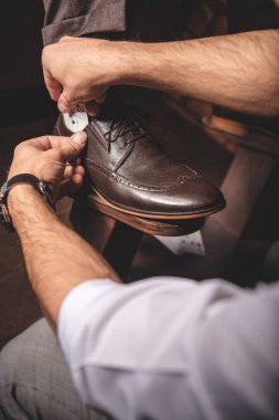 bir koruyucu kartları aksanlı konuşma yerleştirerek