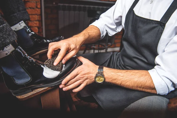 Limpieza con ayuda de productos químicos — Foto de Stock