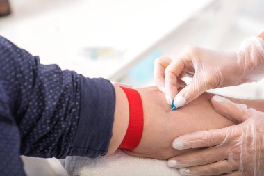 Profesyonel pratisyen kan testi geçiyor