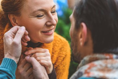 Cute seven çift onların duygularını ifade