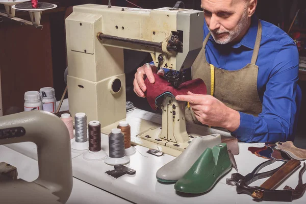 Proceso de fabricación de las botas — Foto de Stock