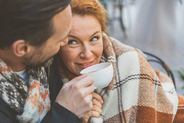 Värm upp av denna dryck och min kärlek — Stockfoto