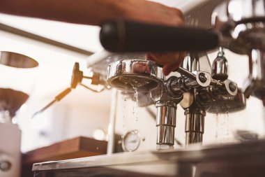 Endüstriyel kahve makinesi portafilter çalışma