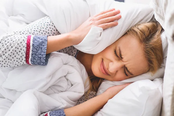 Kız uyumak istiyor yorgun