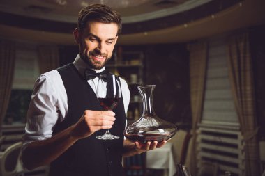 Sonunda buldum mükemmel koyu kırmızı şarap