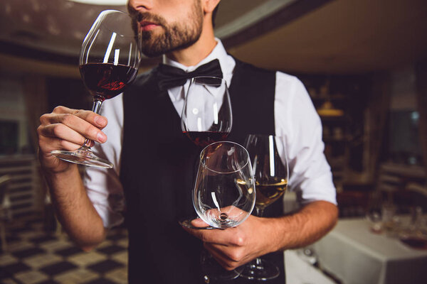 Невозможно выбрать один напиток из многих.
