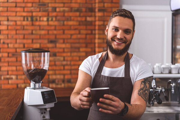 Угощайтесь этим горячим напитком
