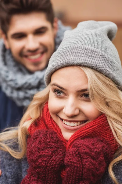 Carefree man and woman having date — Stock Photo, Image