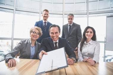 Profesyonel grup gülümseyen
