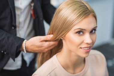 Sofistike genç bayan düz arıyor