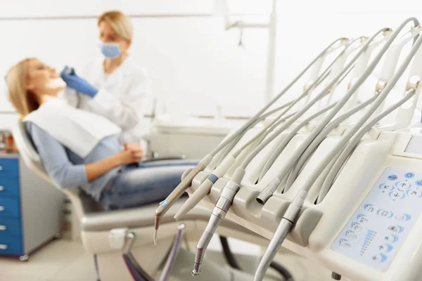 Dental utrustning är på sjukhus — Stockfoto