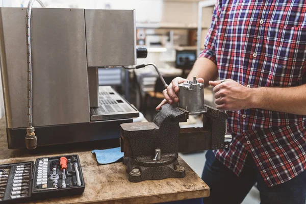 Speciell workshop för trasig maskin — Stockfoto