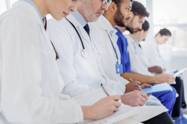 Dalgın tıbbi takım notlar kliniğinde yapma