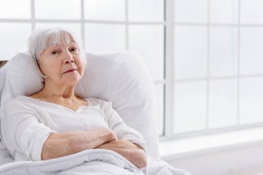 Klinik yatakta tutmak düzenli emekli