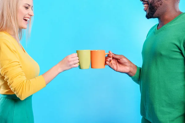 Amici spensierati bere caffè insieme — Foto Stock