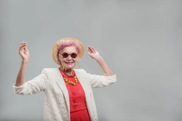 Alegre moderno meia idade feminino ter diversão tempo — Fotografia de Stock