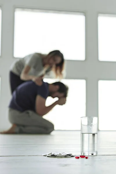 Drogensucht verursacht Probleme in der Familie — Stockfoto