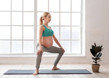 Fiziksel egzersiz pratik çok hamile kadın