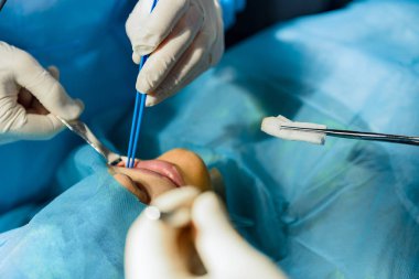 Doktorlar farklı araçlarla çalışma