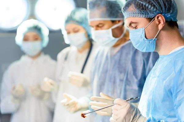 Personale medico attento pronto per l'operazione — Foto Stock