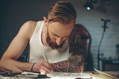 Sakin adam boyama resmi dairede