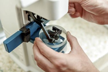 Tıbbi lens gözlük için işleme