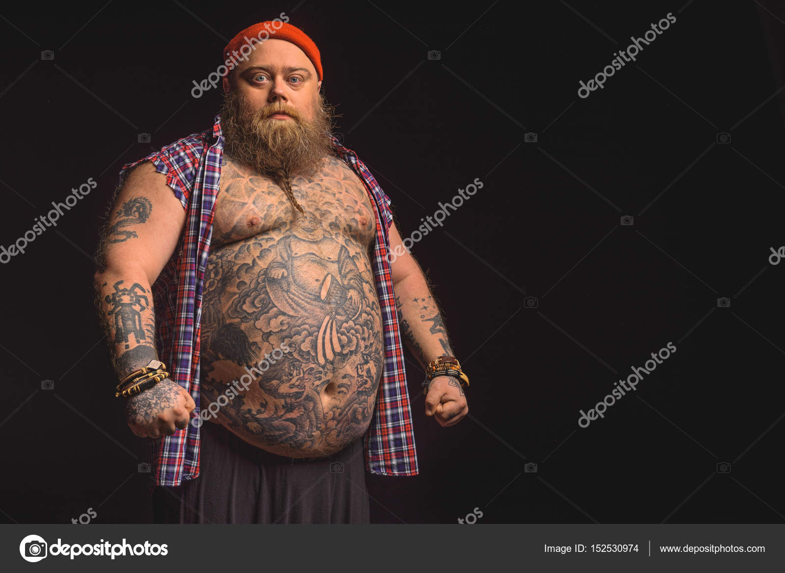 foto-golih-muzhchin-s-bolshim-zhivotom-znamenitosti-porno-foto-minet