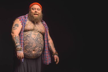 Neşeli şişko olumlu duygular ifade