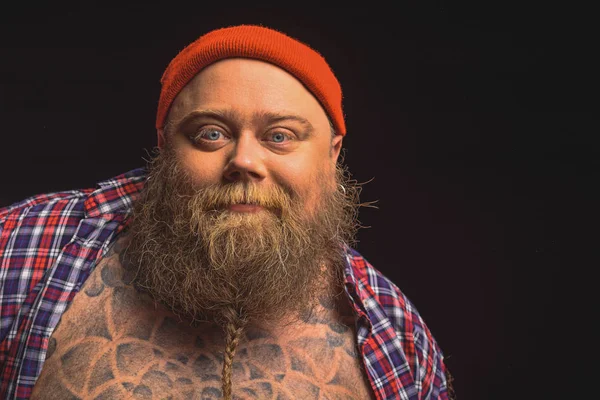 Glad fett manliga hipster med söt leende — Stockfoto