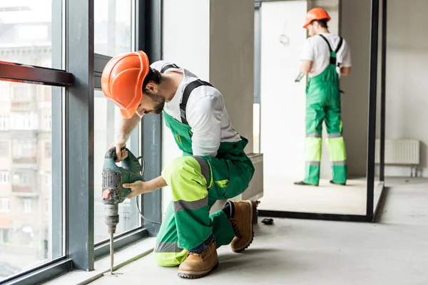 Busy constructors doing their job — Stock Photo, Image