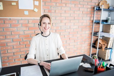 Gadget'ı yazarak neşeli Yöneticisi