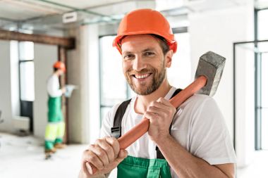 Mutlu gülümseyen Oluşturucu tutma aracı