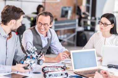 Pozitif takım inşa modern aygıt