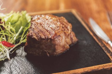 Taze marul ile lezzetli yemek