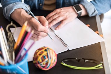 Bazı bilgileri yazacak adam