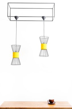 Kupa üstünde okul sırası sıcak içecekler için